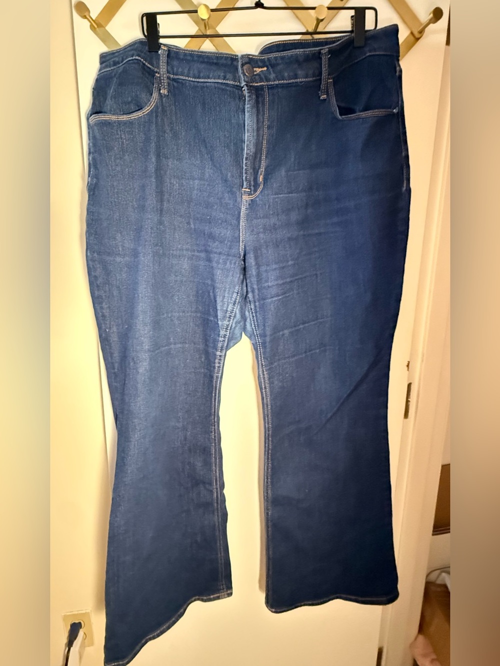 Old Navy Women’s Flared Jeans - Short